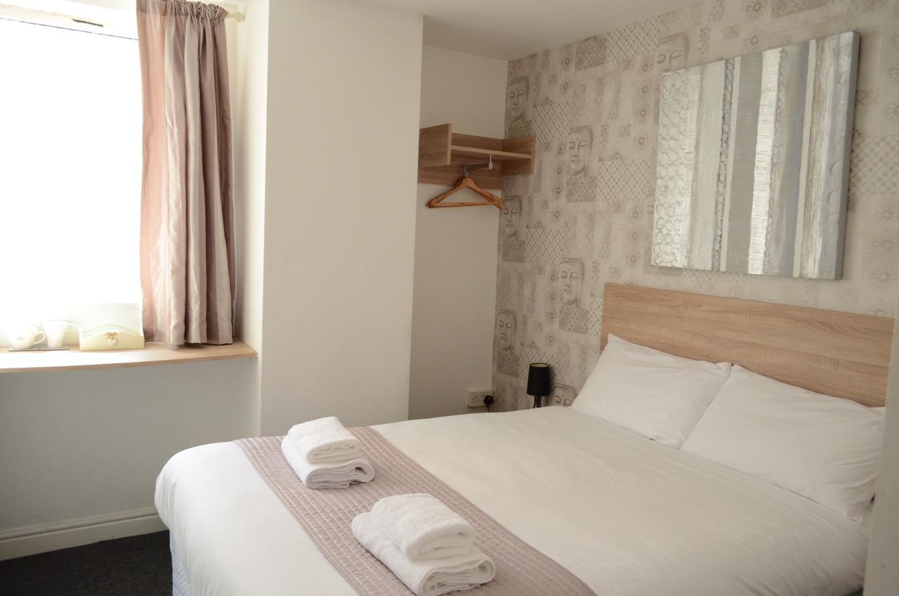 The Manor - 2*