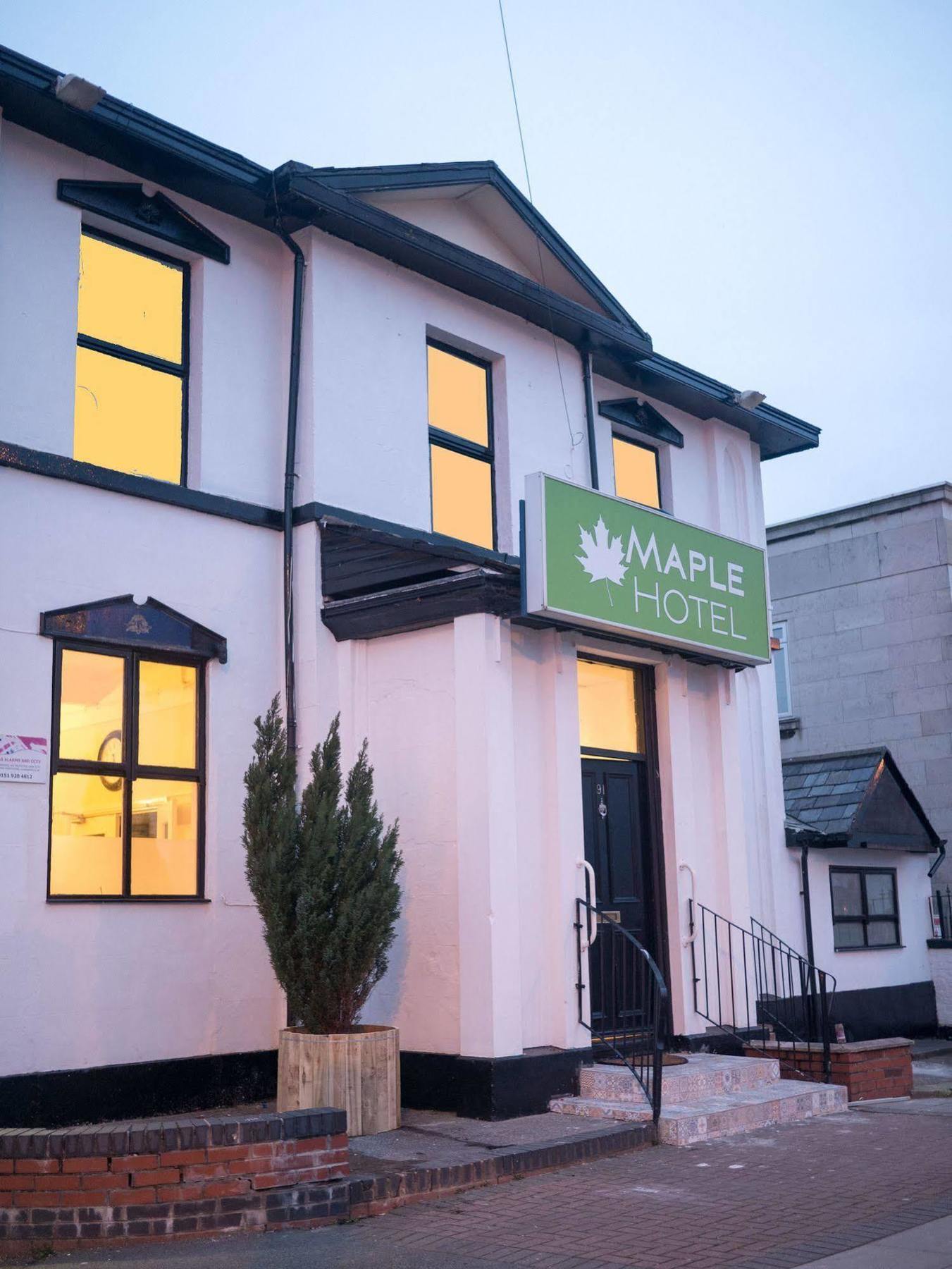 The Manor - 2*